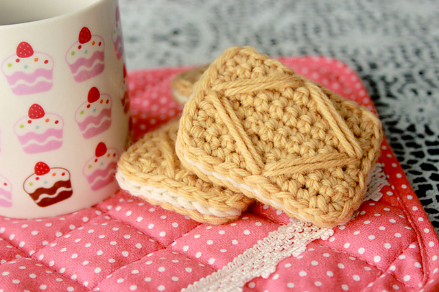 Custard Cream Cookies