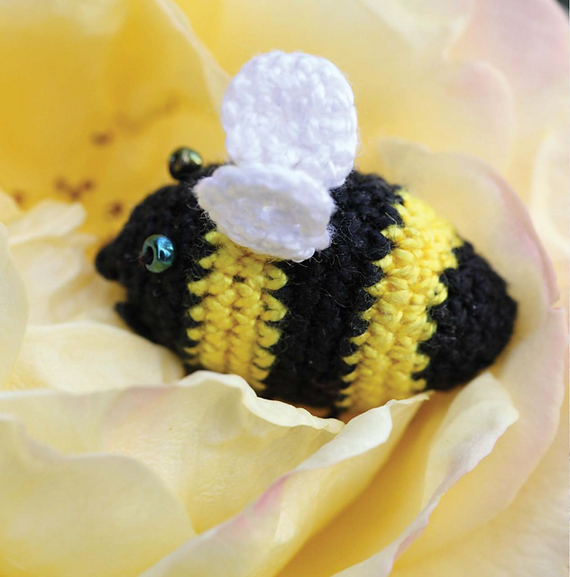 Ravelry: Honey Bee pattern by Sara Scales