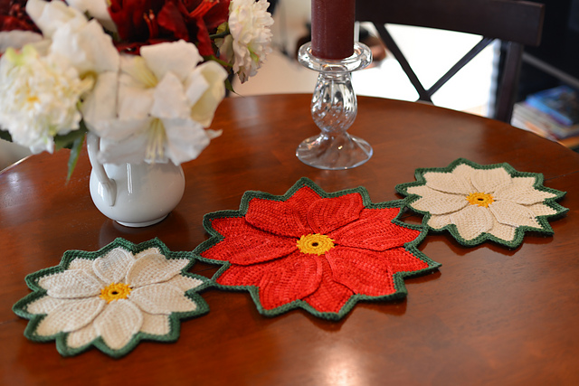 Poinsettia Table Runner