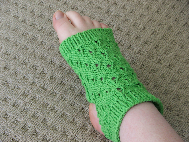 Fresh-Cut-Grass Yoga Socks