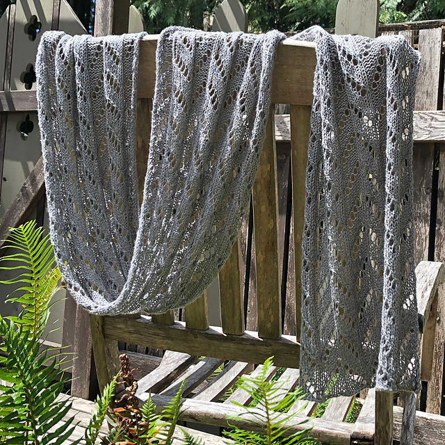 Reversible Zigzag Lace Scarf