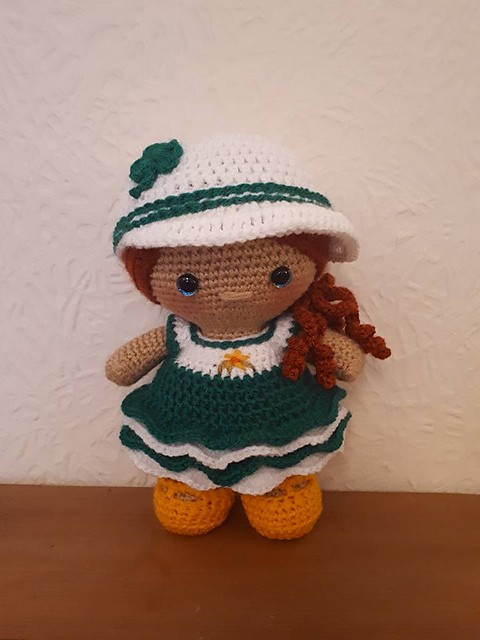 Weebee Doll - Emerald Isle Outfit