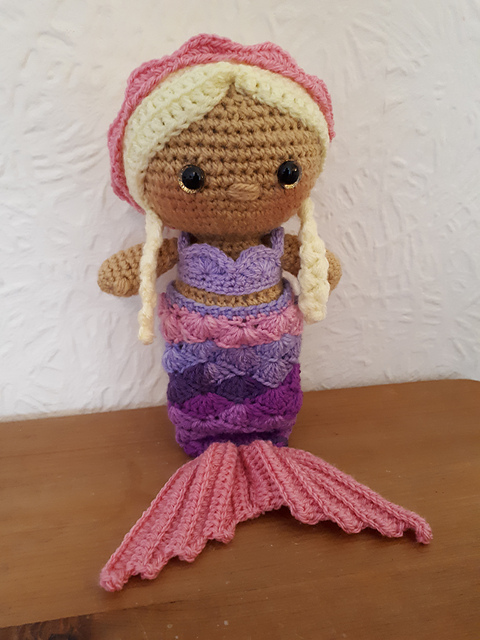 Weebee – Removable Mix & Match Mermaid Tails