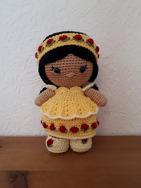Weebee Doll - Enchanted Rose Outfit