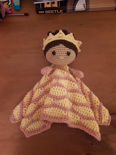Ravelry: Medium Weebee Doll - Princess Lovey Blanket pattern by