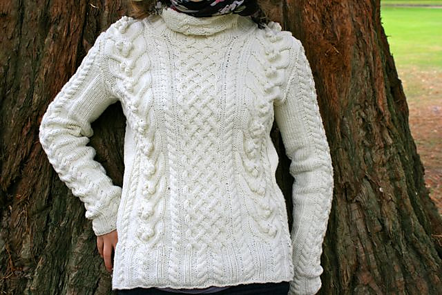 01 Langer Zopfpullover