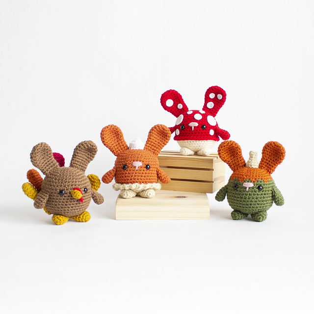 Amigurumi Thanksgiving Bunnies