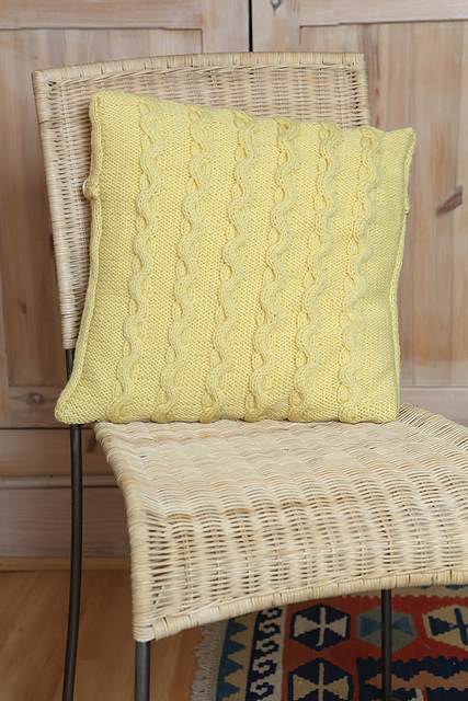 Serpentine Cable Cushion Cover