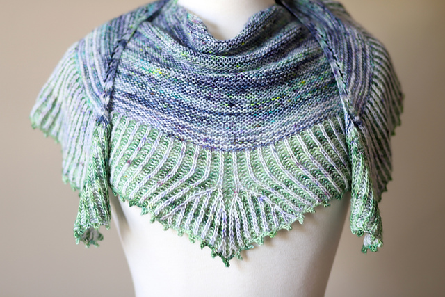 Divi Divi Shawlette