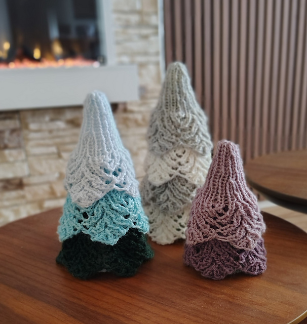 Lacy Layers Tree Cozy