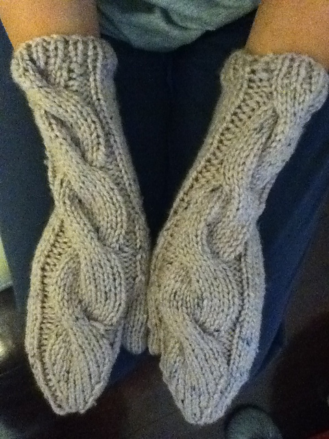 Snake Cable Mittens