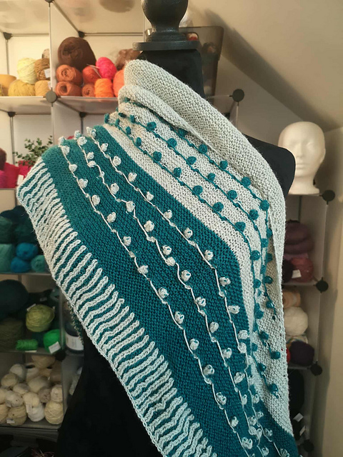 Reversible shawl