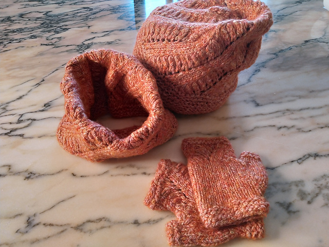 Set Cappello,scaldacollo,guanti Kris