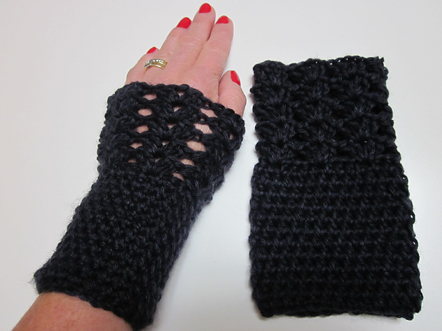 Leah's Easy Wristwarmers