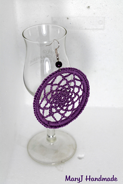 Circular earrings