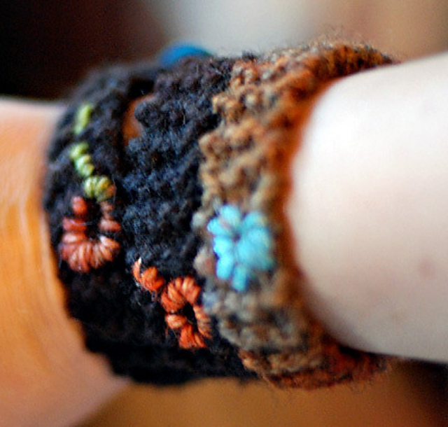 leethal knit bracelet
