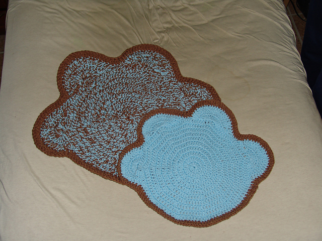 Dog Paw Pet Mat with Coordinating Placemat