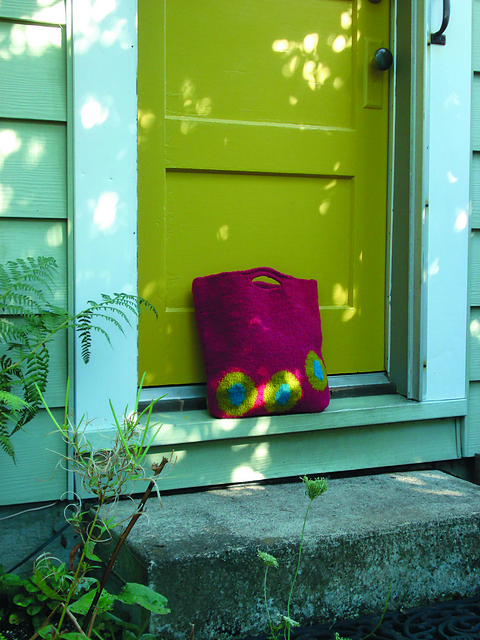 Circle Bounce Felted Tote