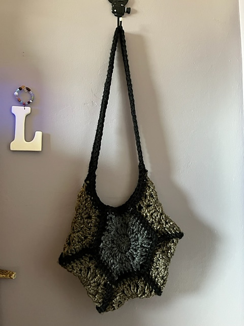 Super Bulky Hexagon Purse