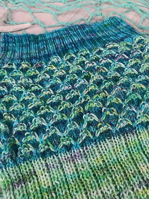 Shimmering Scales Mermaid Cowl