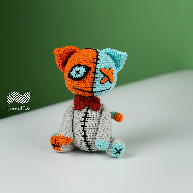 Halloween Cat Creepy