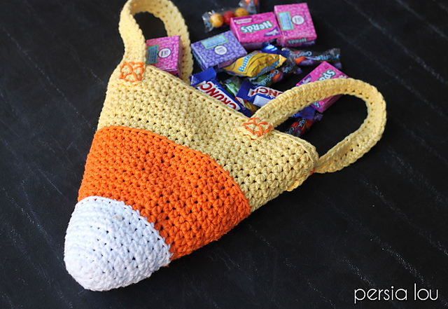 Ravelry: Candy Corn Trick or Treat Bag pattern by Alexis Middleton