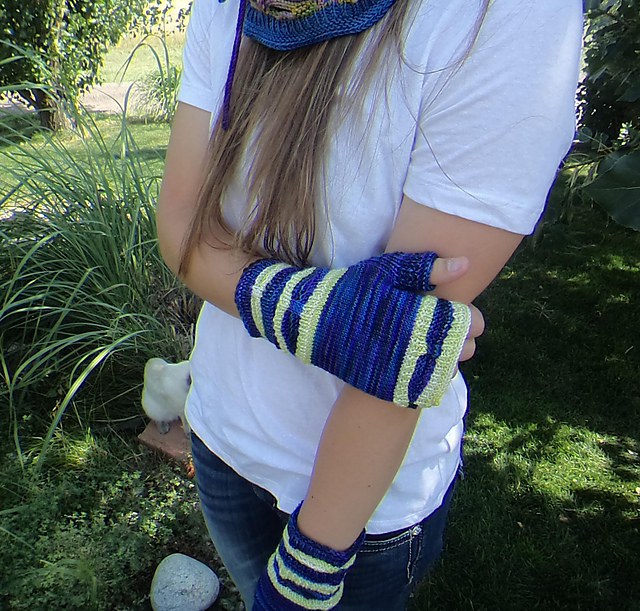 Secret Identity Mitts