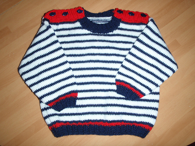 474 - Pull et Bonnet