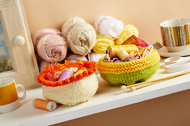 Knitted bowls