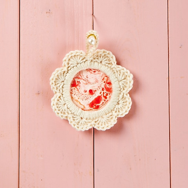 Delicate frame