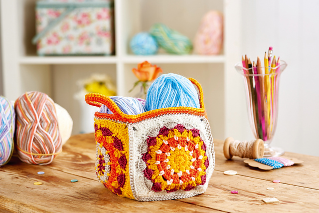 Granny square caddy