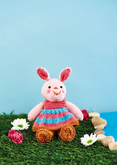 Knitting vs Crochet: Easter Bunnies