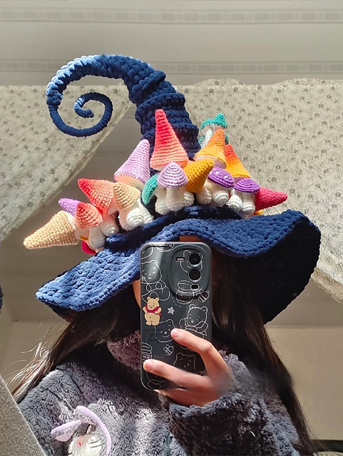 Ravelry: Mushroom Witch Hat pattern by Liceria