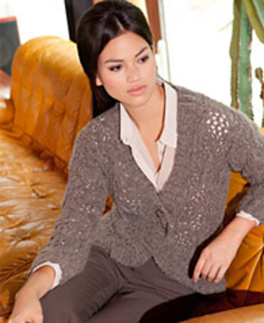 # 11 Jacke mit Zopf/Lochmuster