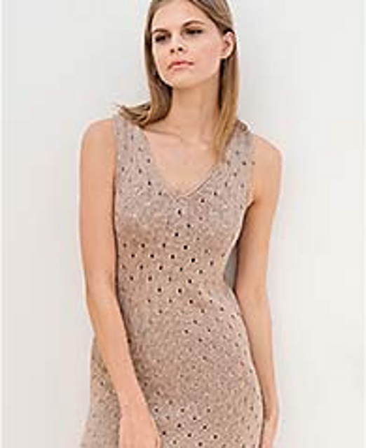 # 20 Kleid mit Lochmuster