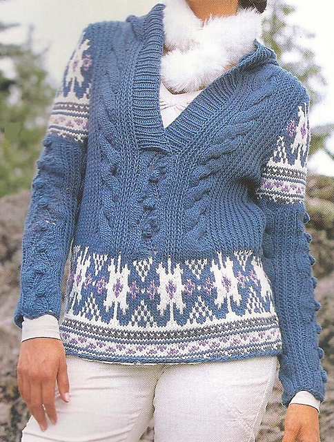 # 07 Kapuzenpulli mit Jacquardbordüren