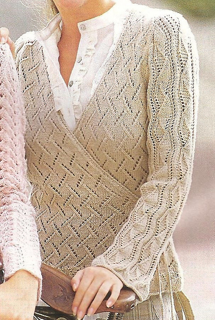 # 02 Lange Wickeljacke in Beige