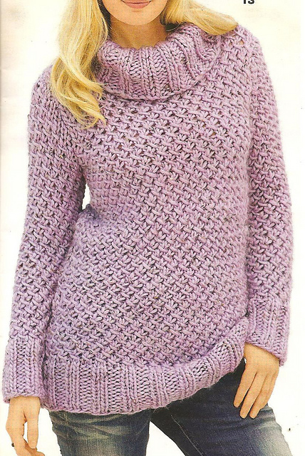 # 13 Longpulli im Reliefmuster