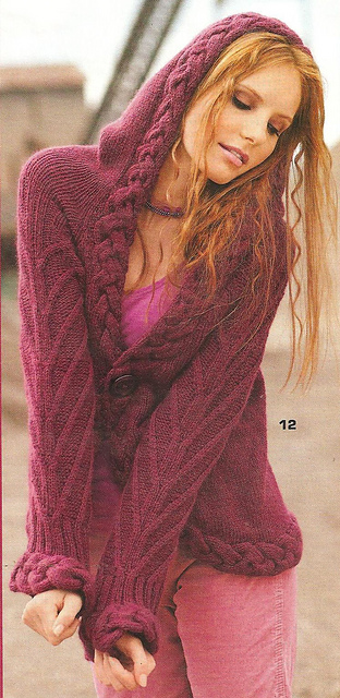 # 12 Cardigan à capuche en rouge bordeaux