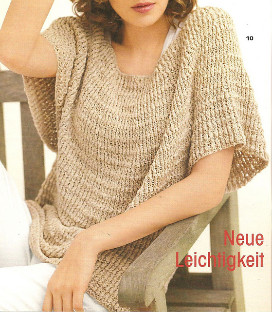 # 10 Beigefarbener Pulli mit Rundpasse 