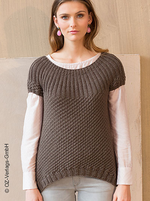# 11 Brauner Pulli mit Kästchenmuster