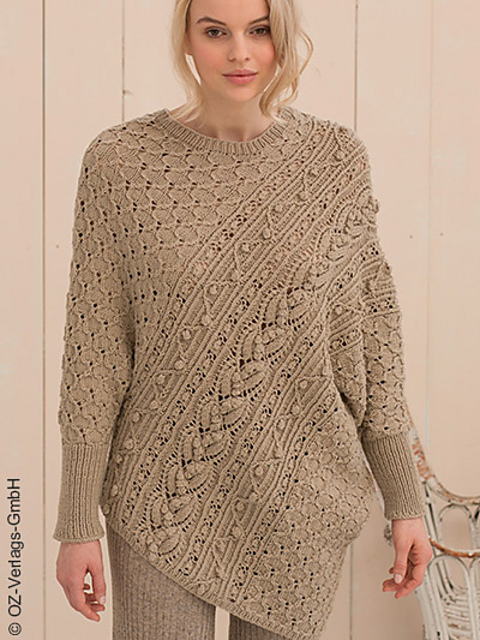 # 22 Poncho-Pulli in Beige