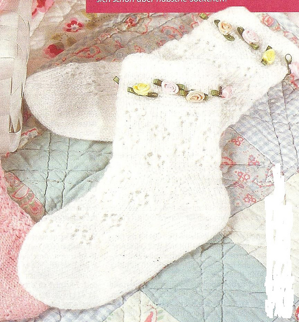 # 23 Kindersocken mit Röschen