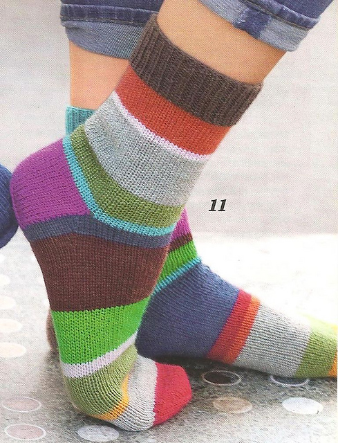 Modell 11 Socken in Blockstreifen