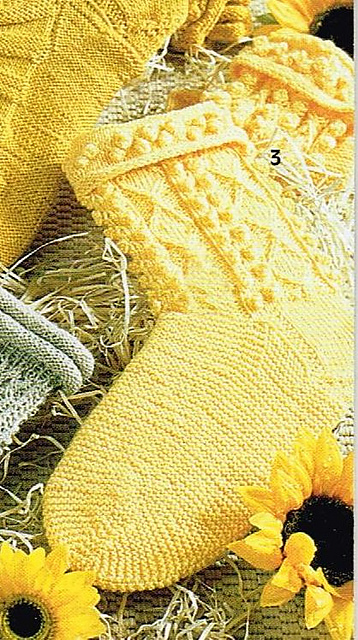 # 03 Noppensocken in Gelb