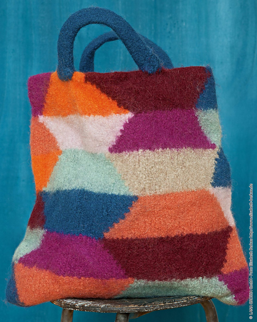 # 36 Tasche mit bunten Farbflächen