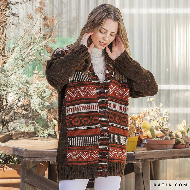 104-23 Lange Jacke mit Ethnolook