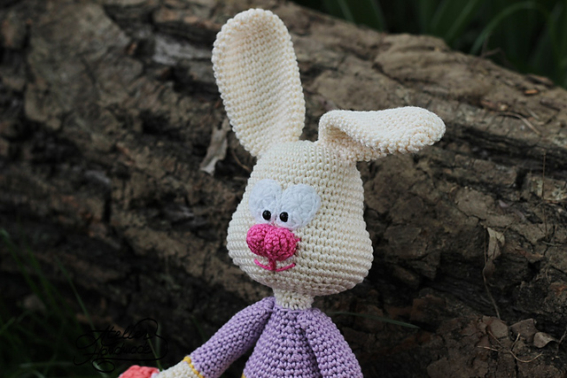 Zoe, the shy bunny