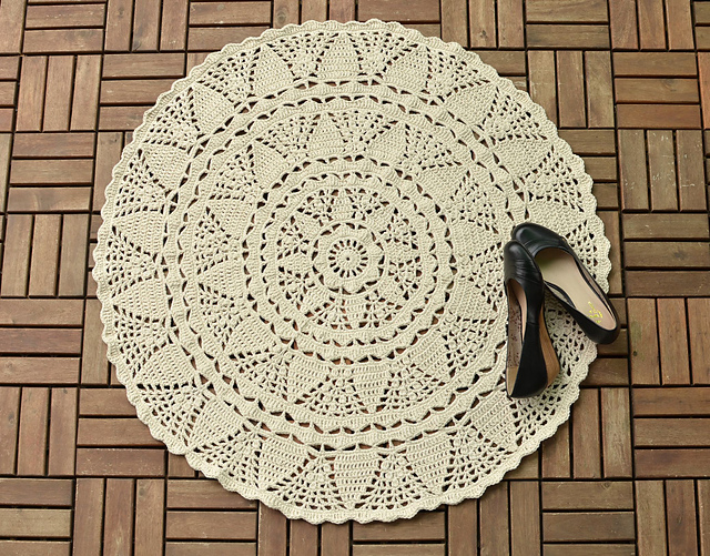 White Tea Doily Rug