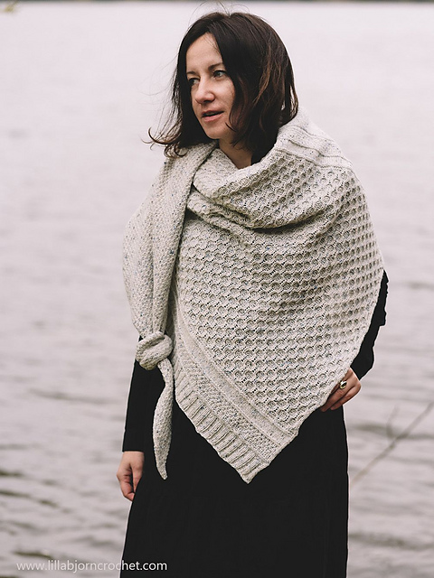 Bee Calm Shawl